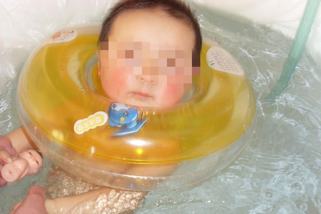 宝宝洗澡的温度低会怎样,宝宝洗澡时水温过高