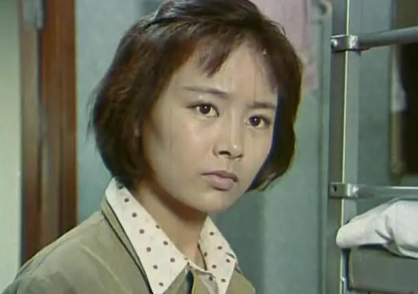 既有实至名归的双黄蛋，也有宁缺毋滥的空缺，最早那届金鸡奖好刚