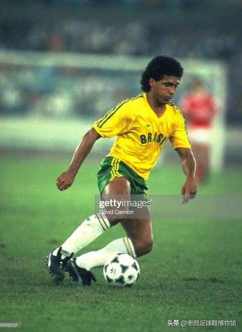 和马拉多纳同时代的球星,罗纳尔多比贝利和马拉多纳厉害吗