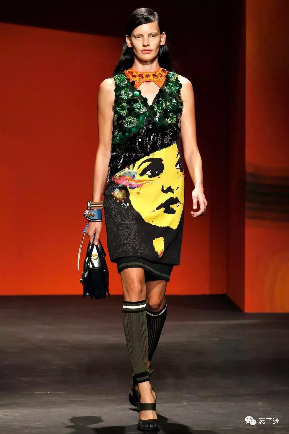 时装t台及镜前造型,时装t台秀套装