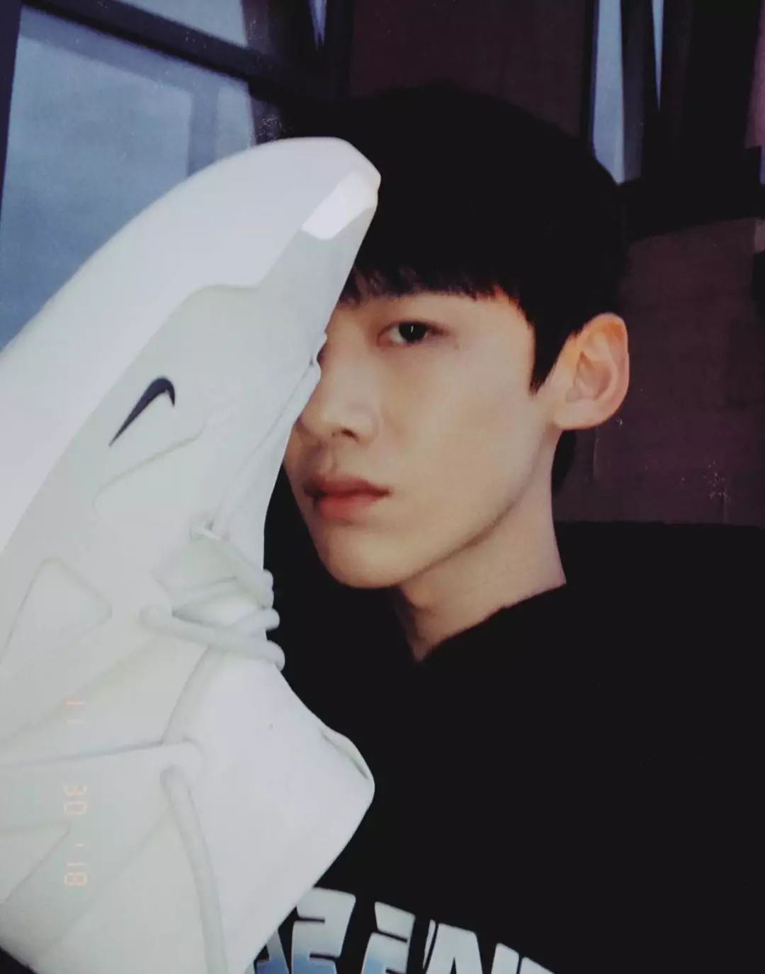 老了以后的白敬亭,白敬亭奶蓝小白鞋