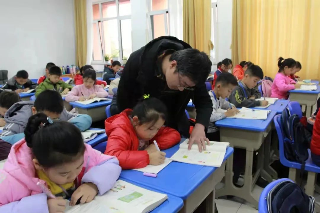 课后服务提质增效|莒县二小：“经典诵读+”，为“正雅”少年培根铸魂