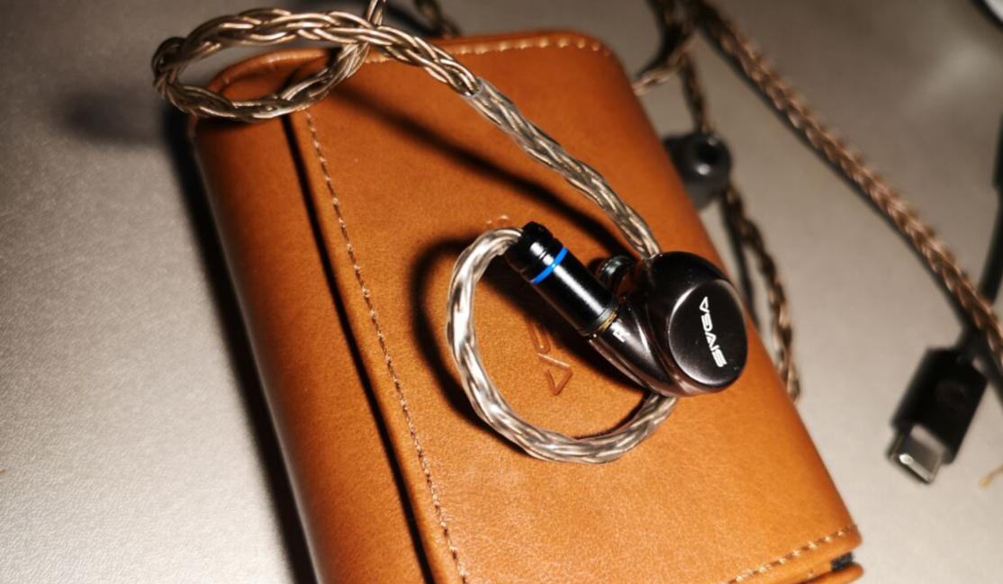 抄袭旗舰外观，却有超越旗舰的音质，价格让人真想不到