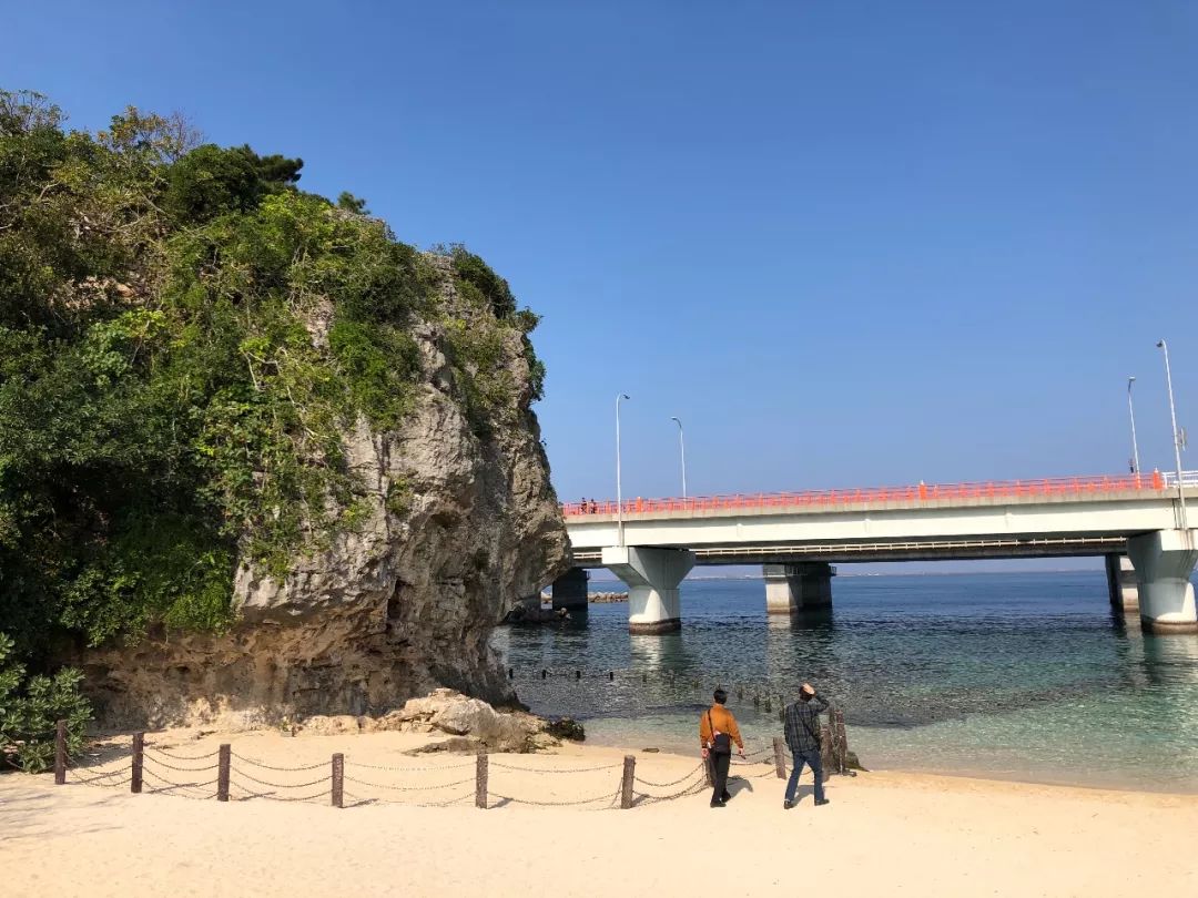 出走冲绳|有一种海水的蓝，叫做果冻蓝