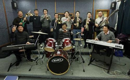 中老年自娱自乐弹电子琴的方法,老年自学电子琴有书吗