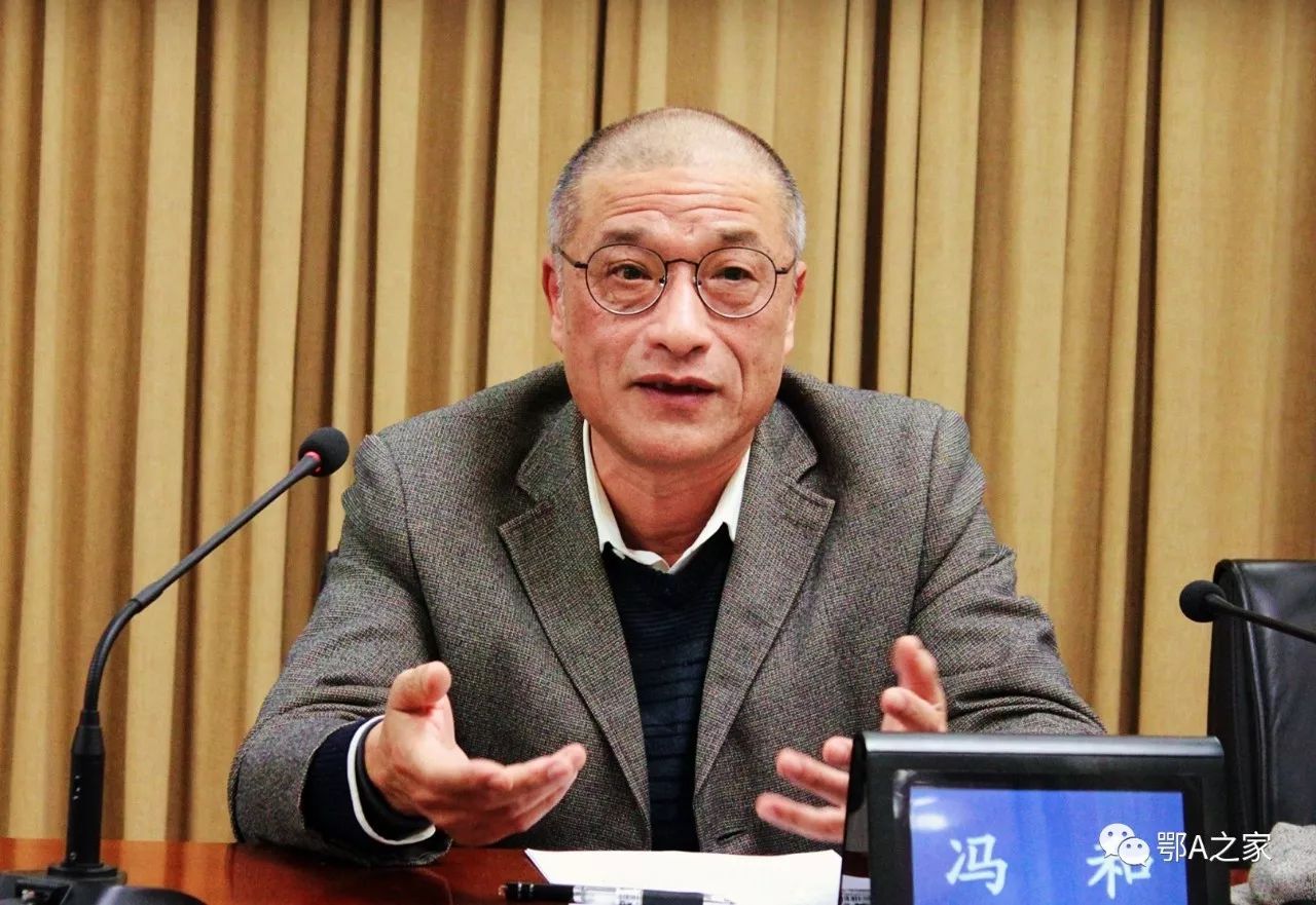 汽车蓄电池亏电了拿去汽修店充电,致新能源车主