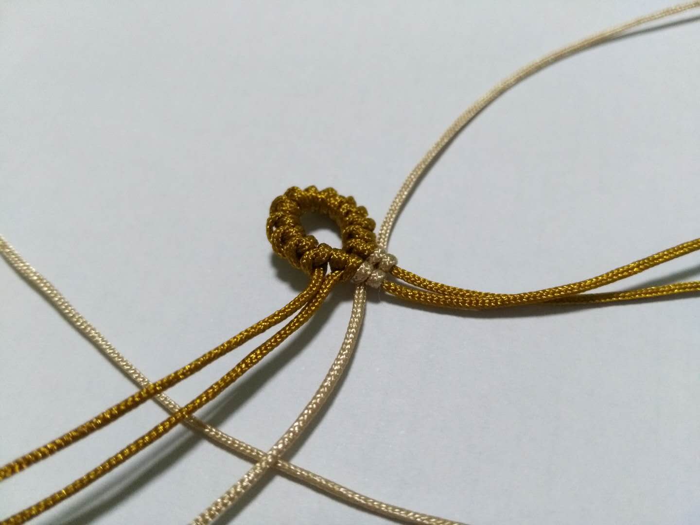 编绳花做法,手绳复杂编织教程