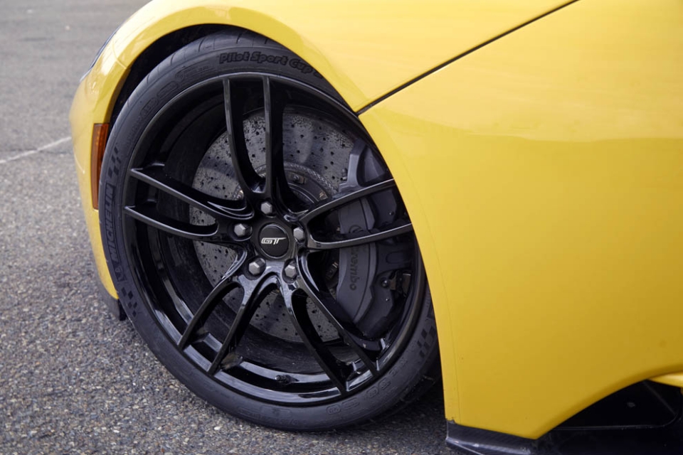 福特gt再次击败法拉利,福特gt能跑过拉法吗