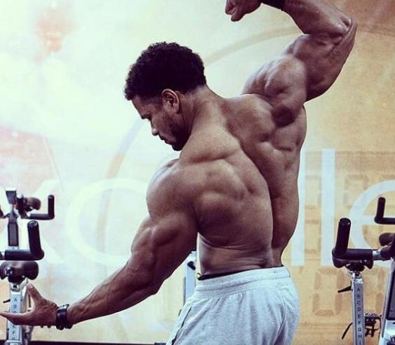 背部塑形矫正训练：6个动作有型矫正背部不良体型绽放魅力风采