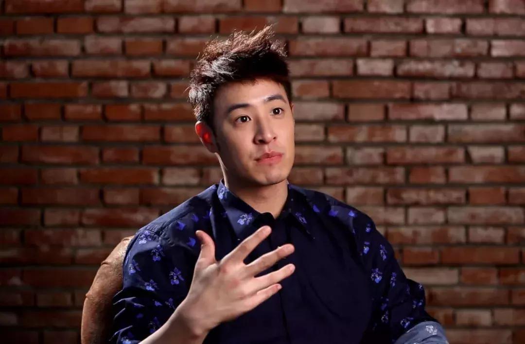 发际线高额头太饱满适合什么发型,发际线大额头高适合的发型