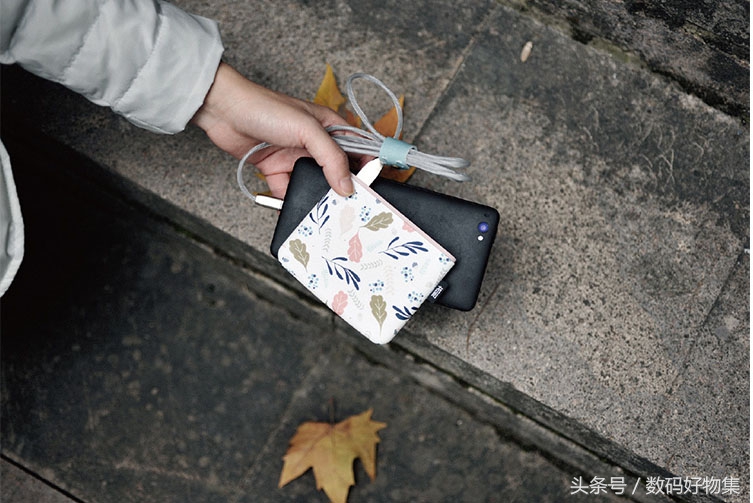 什么充电宝体积小容量大,卡片式超薄充电宝推荐