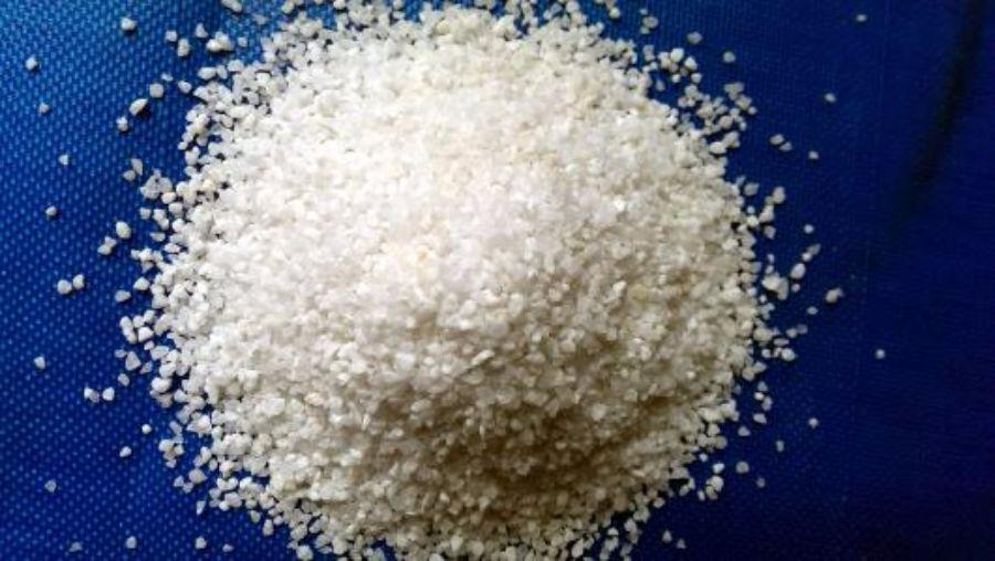 车子玻璃边缘发霉怎么处理,玻璃发霉用什么办法能清理掉