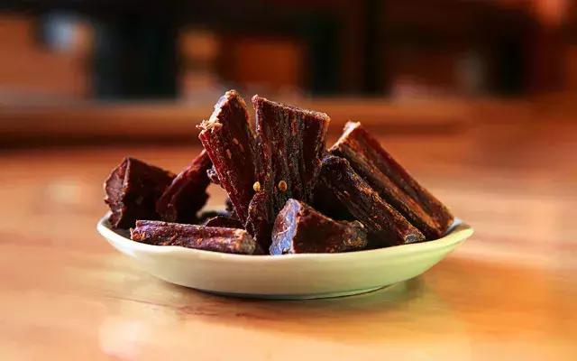 怎么辨别牦牛肉干真假,真假牦牛肉干怎么分辨