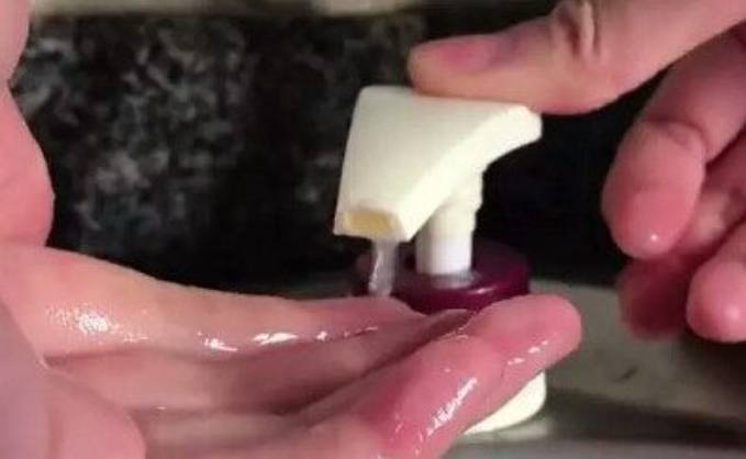 洗碗水槽有小洞怎么修补,洗了10年的碗