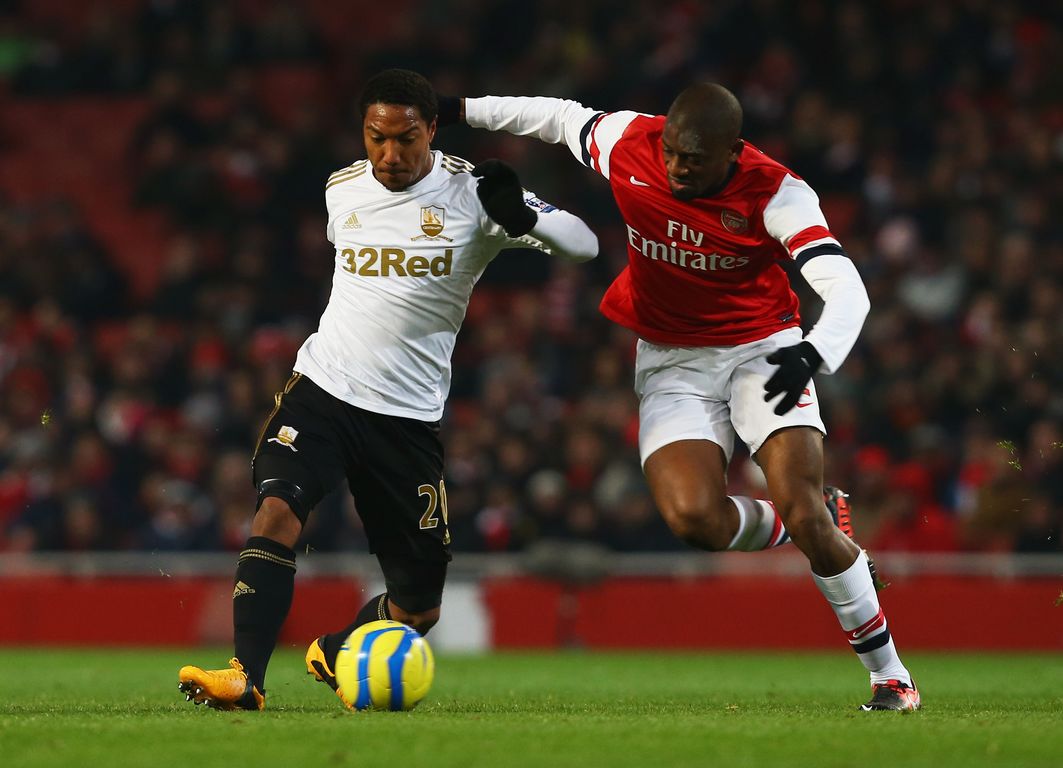 盘点这些年来足坛的意外事件,一碰就碎玻璃