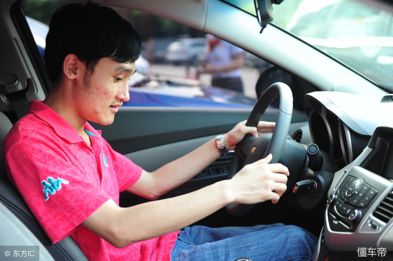 新车办牌流程,新车上牌流程要几张发票