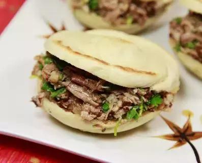 汉堡包和肉夹馍哪个更健康,汉堡包不就是中国的肉夹馍吗