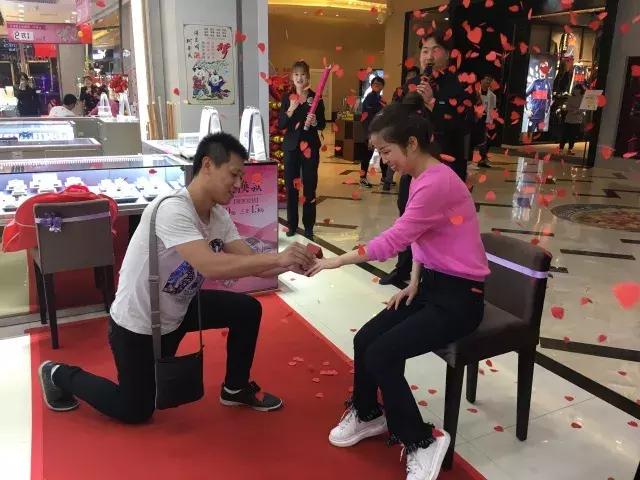 买戒指男朋友说没钱,买珠宝被骗他说不想要可以退货吗