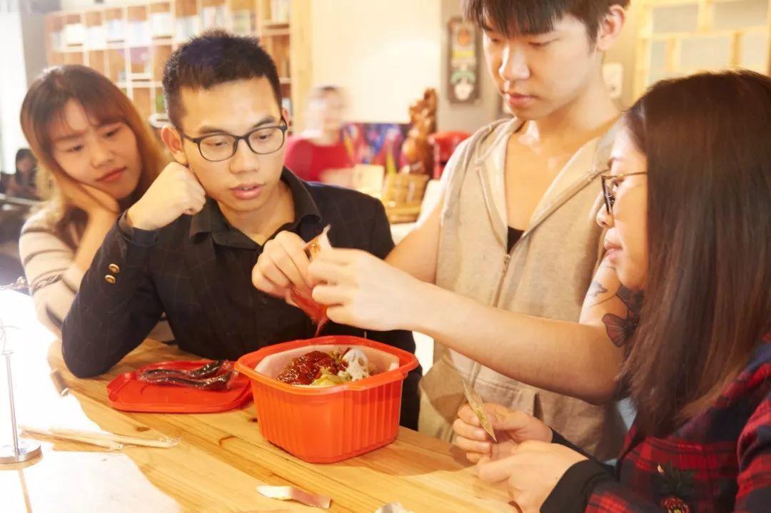 谭八爷直播间花絮,谭八爷带货直播