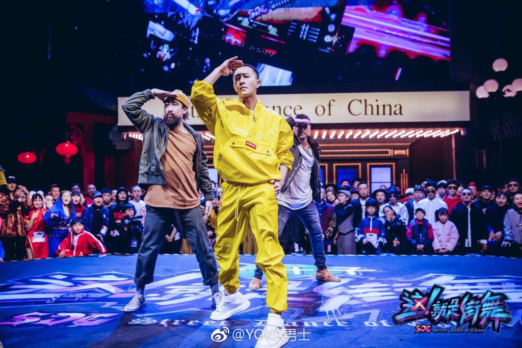 七岁小孩跳街舞很酷的感觉 (小孩喜欢跳的街舞又简单又好玩)