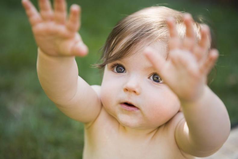 南风天衣服有霉点怎么处理,衣服生霉了很久了洗不掉怎么办