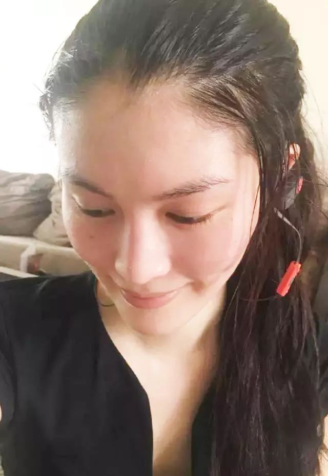 何穗美白美黑对比图,何穗白到底有多美