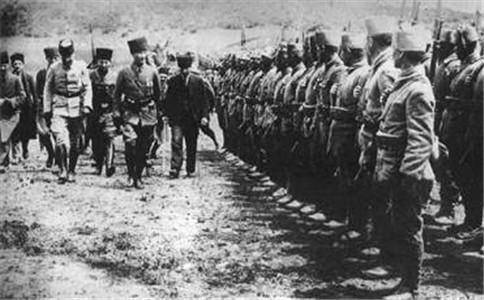 从大帝国变成英法囊中物，这个国家如何靠一个小官重新独立？