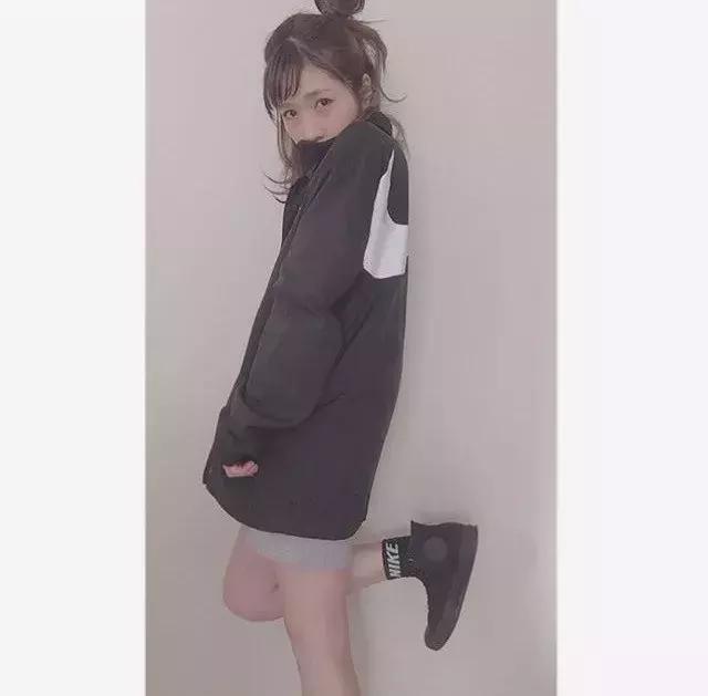 穿上这件外套你就是花丛中最酷的那朵花！