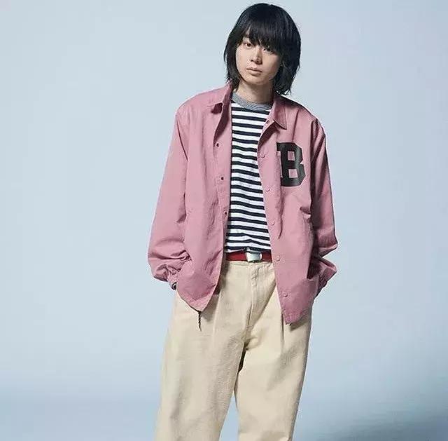 穿上这件外套你就是花丛中最酷的那朵花！