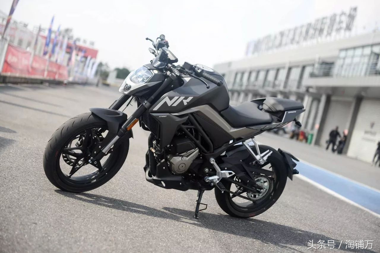 春风250sr和春风250nk数据对比,最强250和最弱250