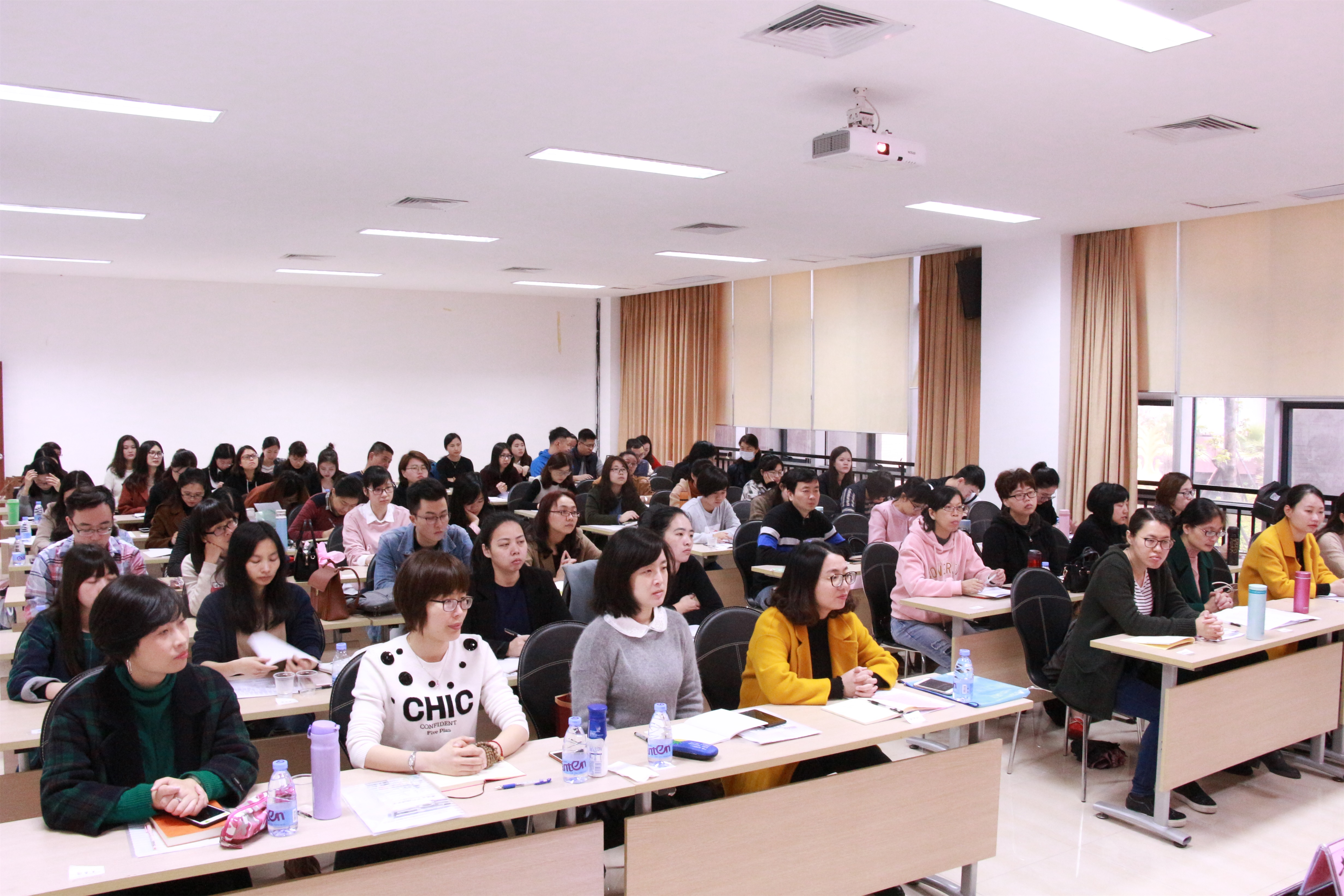 提升“脑译”思维助力世中运与国际大体联足球世界杯