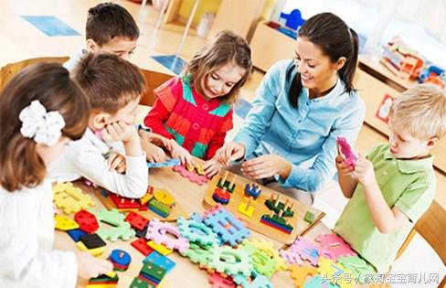 宝宝在幼儿园拉粑粑不喊老师,幼儿园孩子拉粑粑不敢跟老师说