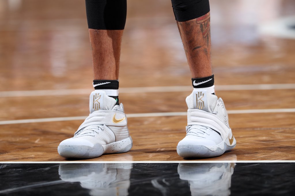 “师弟”让这双鞋在赛场上寿终正寝！IT穿这双鞋说出了湖人总…！