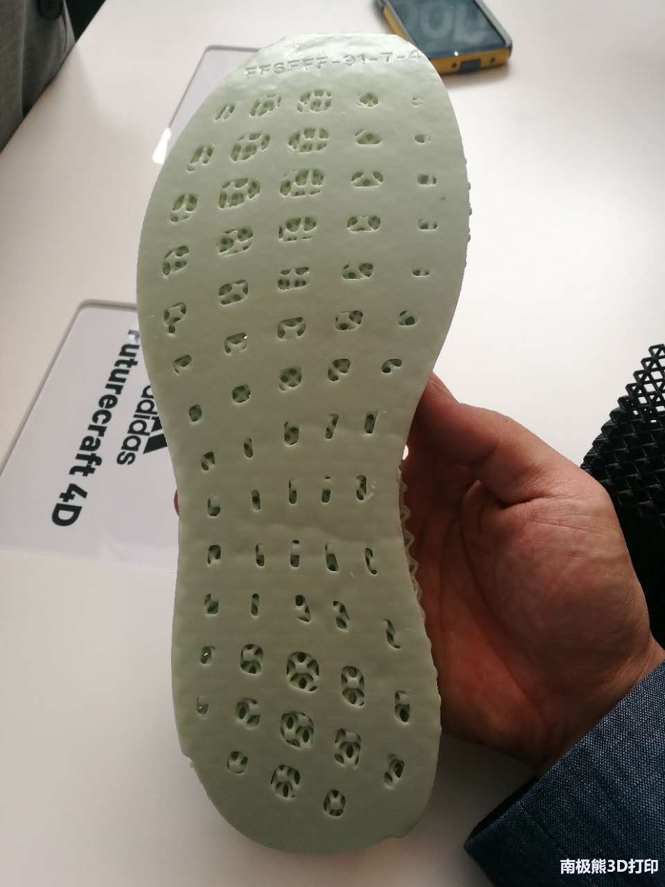 阿迪达斯3d打印鞋,阿迪达斯3d打印鞋最贵多少