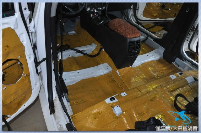 贵阳元音汽车音响改装飞度,贵阳汽车音响改装长安cs55