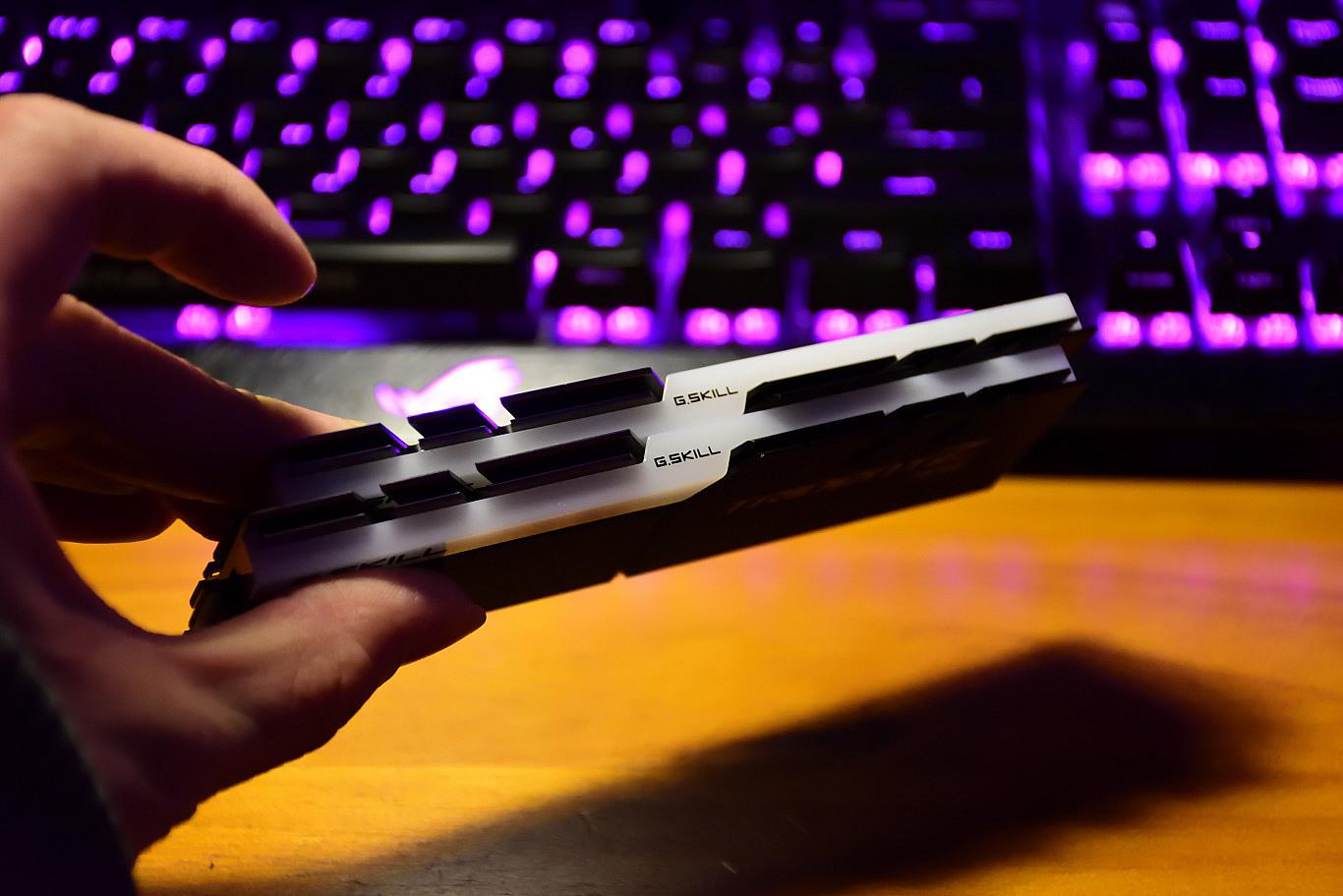 ryzen32200g加独显好不好,核显和独显打绝地求生