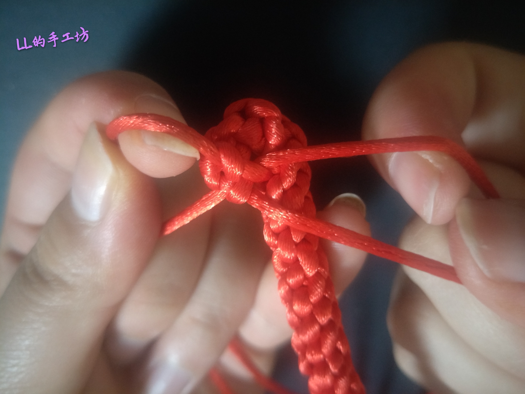 手工编织心形小挂件视频教程,一根绳子编好看吊坠简单