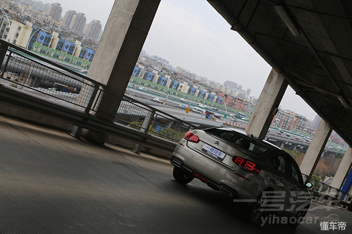 2017款雪铁龙c5自动豪华版试驾,2017雪铁龙天逸c5时尚型试驾