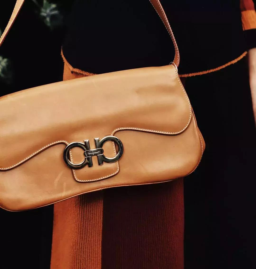 loewe包与celine包哪个更好,200元怎样能淘到好手机