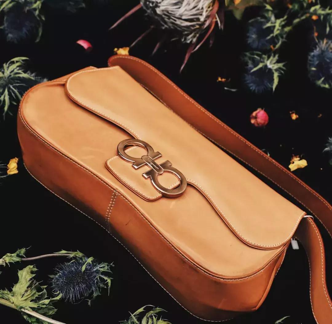 什么方法可以淘到大牌小样,loewe和celine草编包哪个好