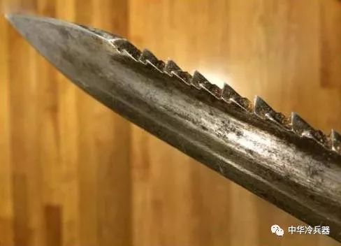 一战德*用军**的1种*刀刺**，被称为邪恶的化身，刀背这个设计太残忍