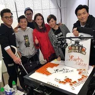 其貌不扬却与三位港姐保持暧昧原来还是足球小子