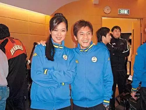 其貌不扬却与三位港姐保持暧昧原来还是足球小子