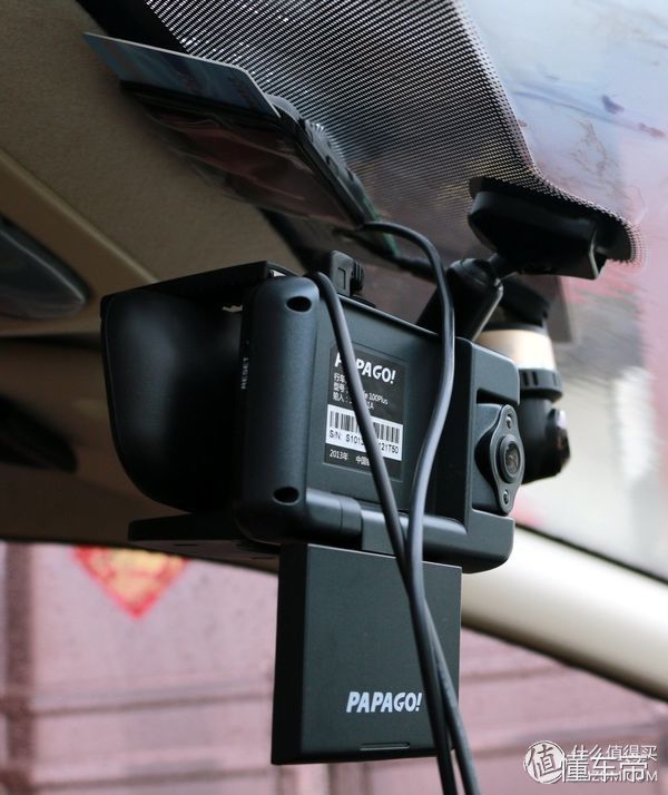 行车记录仪装暗线,行车记录仪专用安装方法