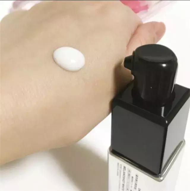 防晒修复美白用什么精华最好呢,夏天应该用美白的水乳吗