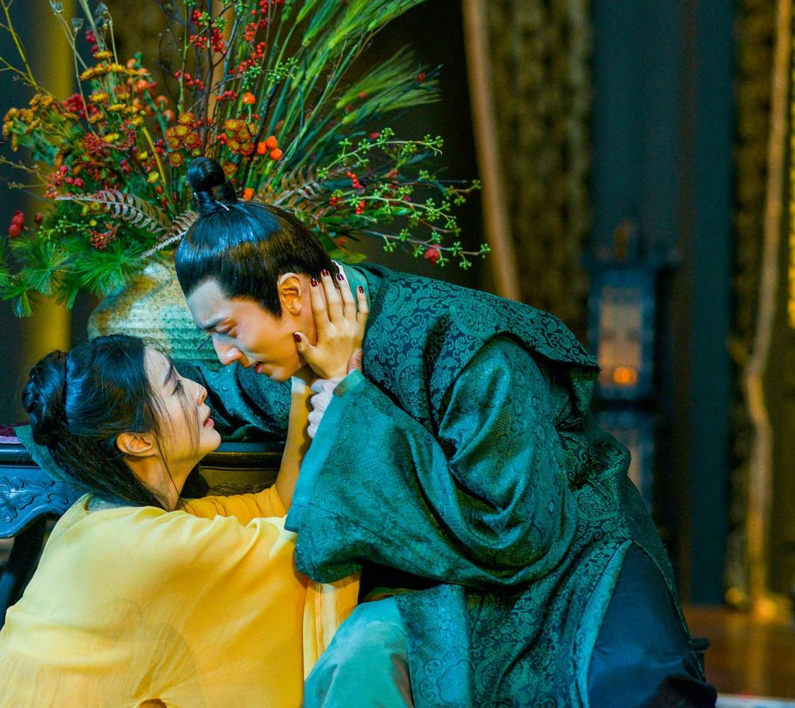 白居易讽刺权贵的诗,白居易嘲讽皇帝