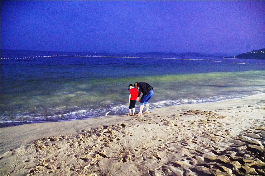 这里是深圳最美的海滨栈道,深圳大梅沙海滩风景