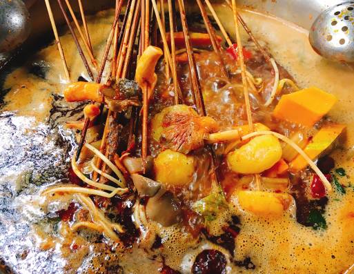 藏在成都的二十家苍蝇馆子,又破又小的火锅店