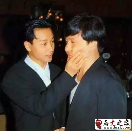 霍金本拉登高清壁纸,站着的霍金的照片