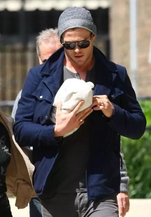 发现一枚比杜江更宠妻，比小贝会带娃的男神！颜值高更顾家的男神